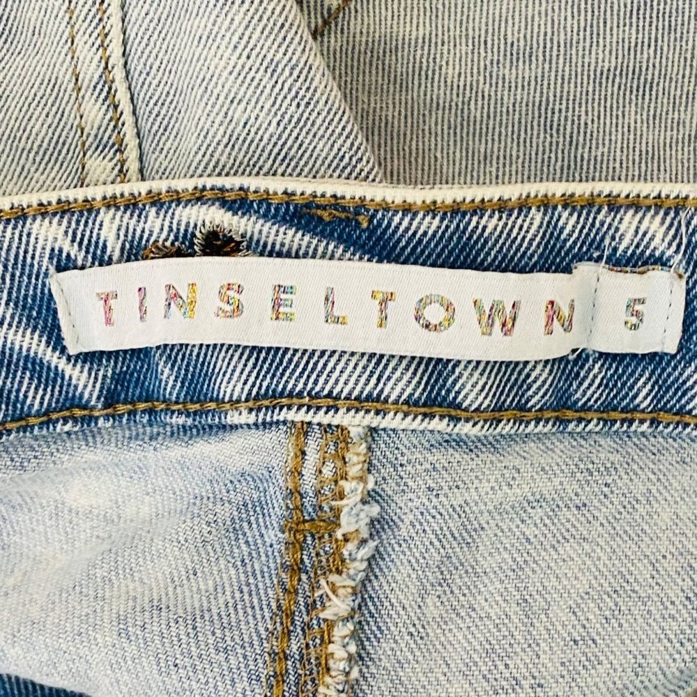 Tinseltown‎ Jean Shorts Junior Sz 5 Blue Distressed Denim Embroidered Butterfly - Picture 6 of 9